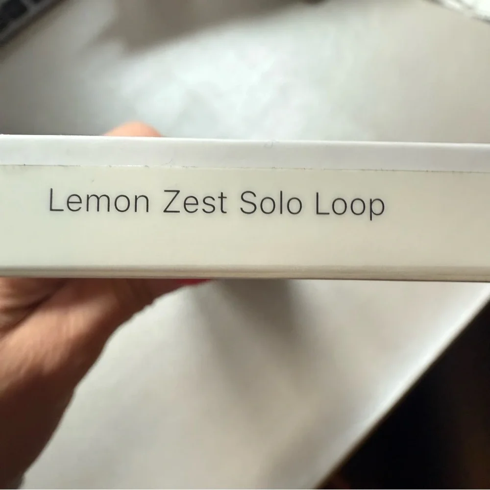 NEW Genuine OEM Apple Smartwatch Silicone Solo Loop Lemon Zest 45mm Size 4